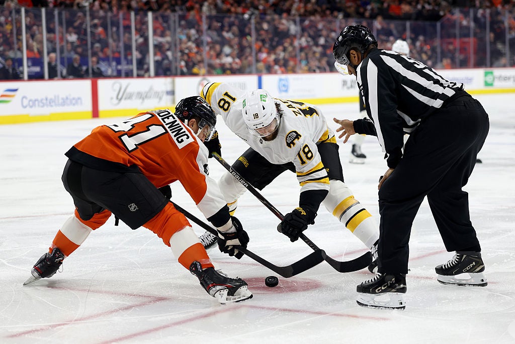 Bruins’ playoff chances get boost despite overtime loss to Flyers - 98.5 The Sports Hub