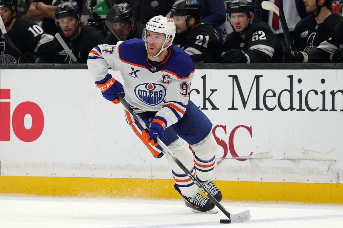 The Oilers must convince Connor McDavid to stay. This is their first — and maybe best — chance