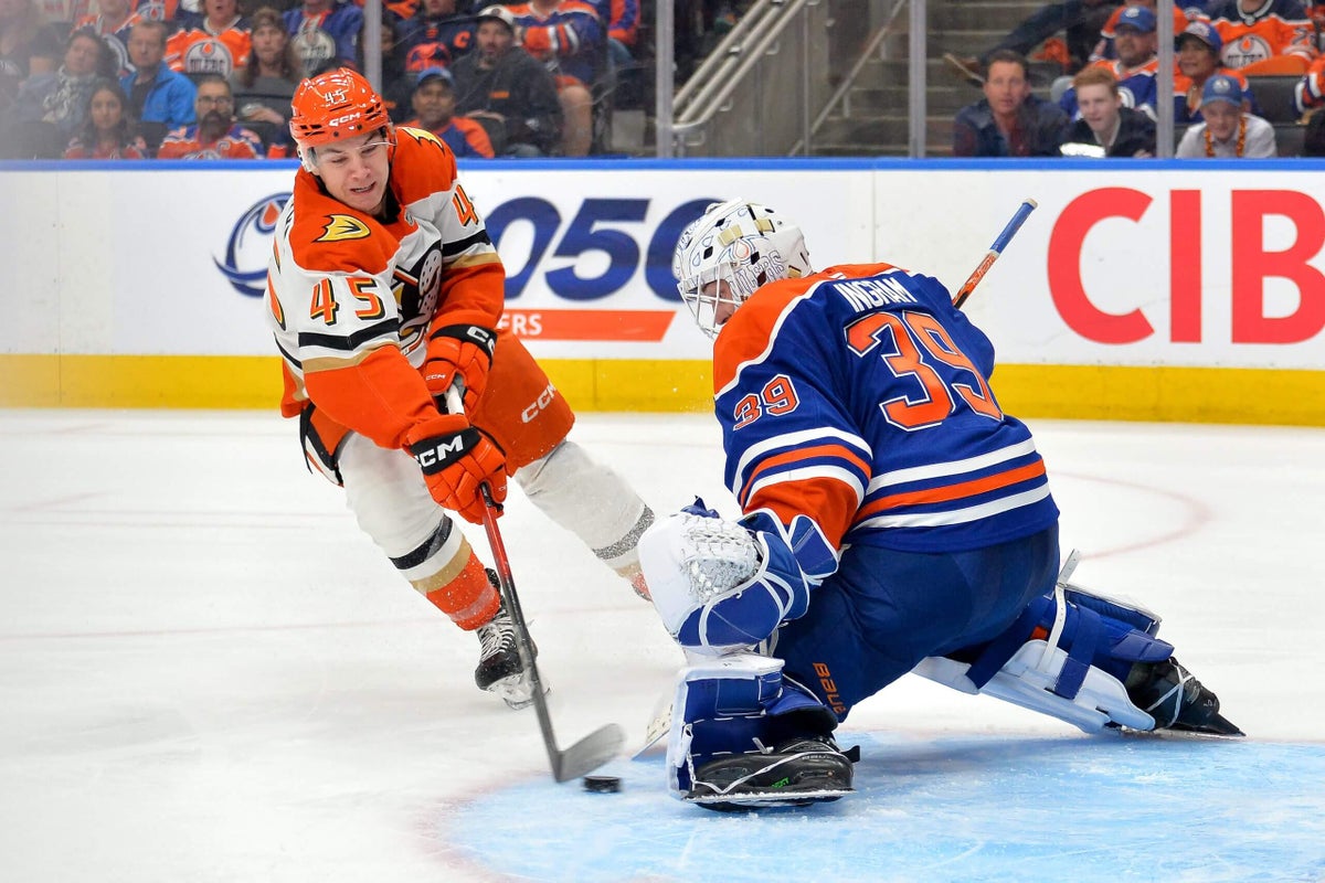 Ducks’ playoff newbies mostly met the moment in Game 1, which should give them hope