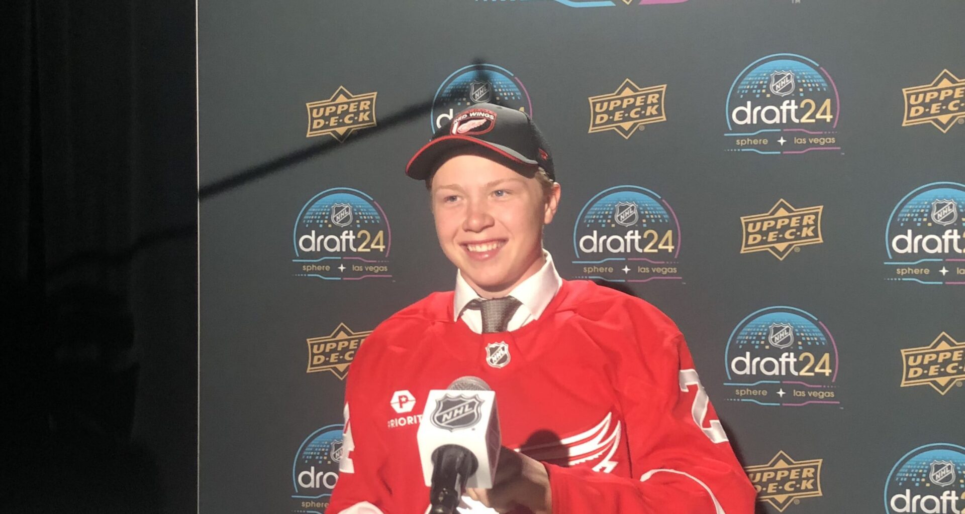 No Red Wings Prospect Has Won Hobey Baker Award / DHN