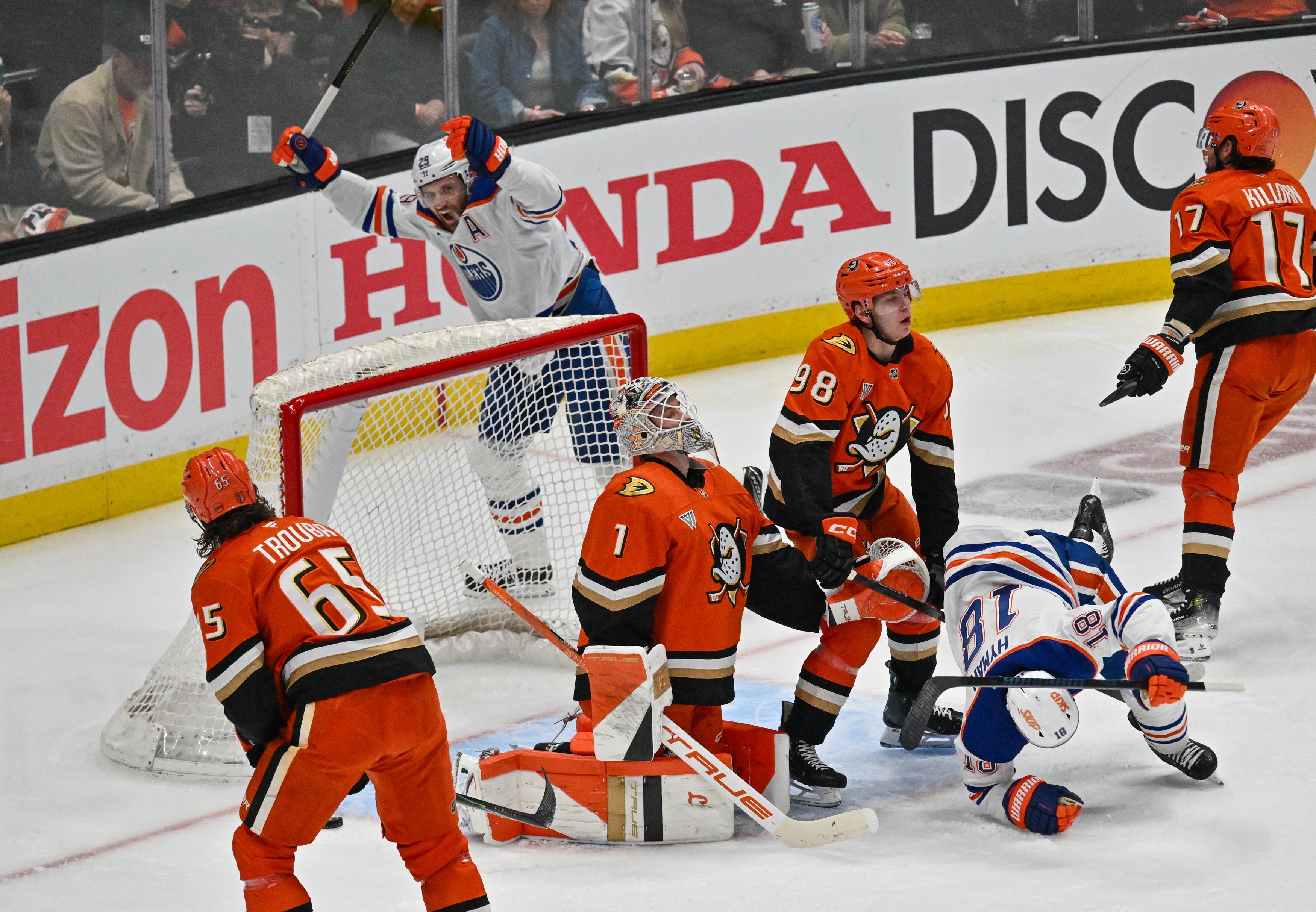 The Ducks Lukas Dostal (1) reacts to a goal by...