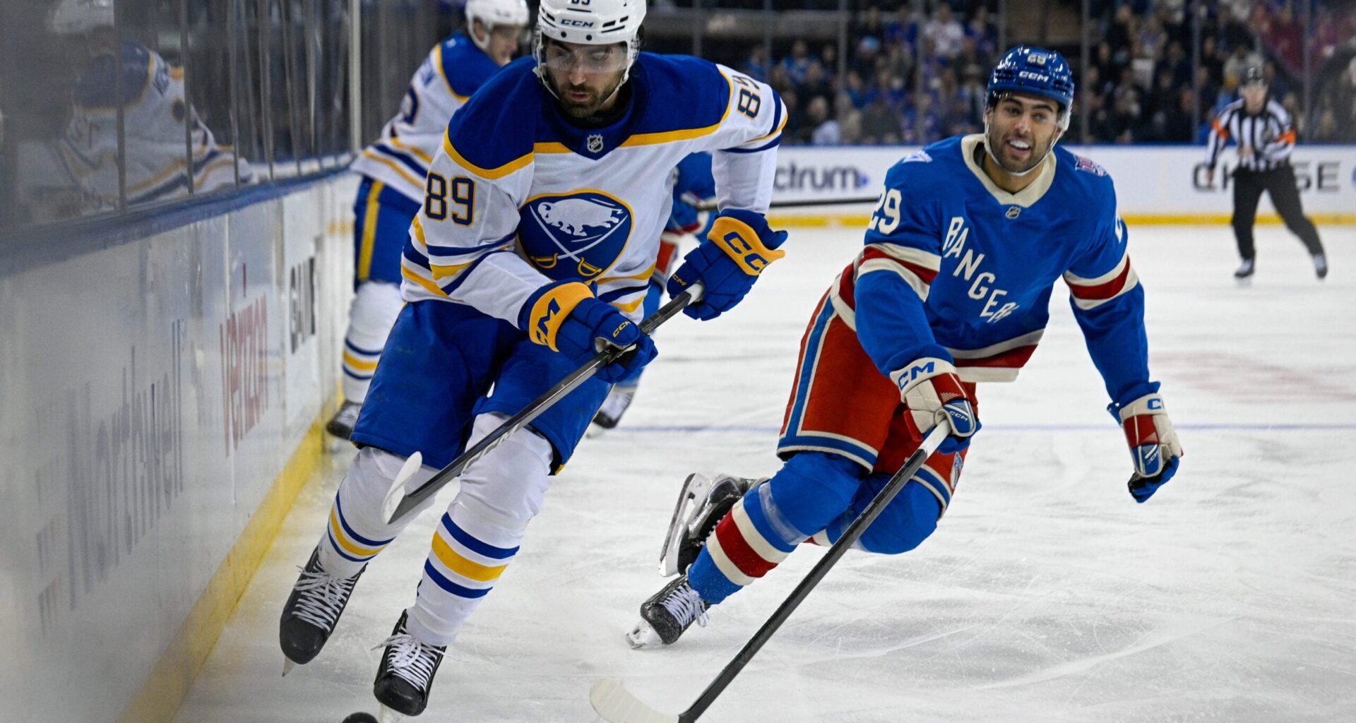 How possible Rangers target Alex Tuch upped free-agent value