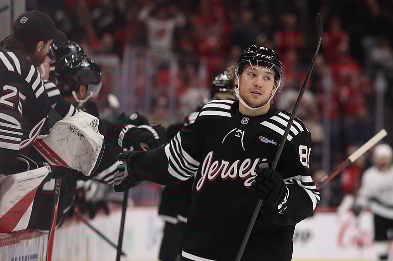 NHL: Los Angeles Kings at New Jersey Devils