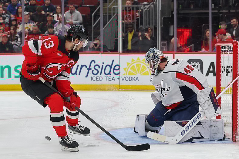 NHL: Washington Capitals at New Jersey Devils
