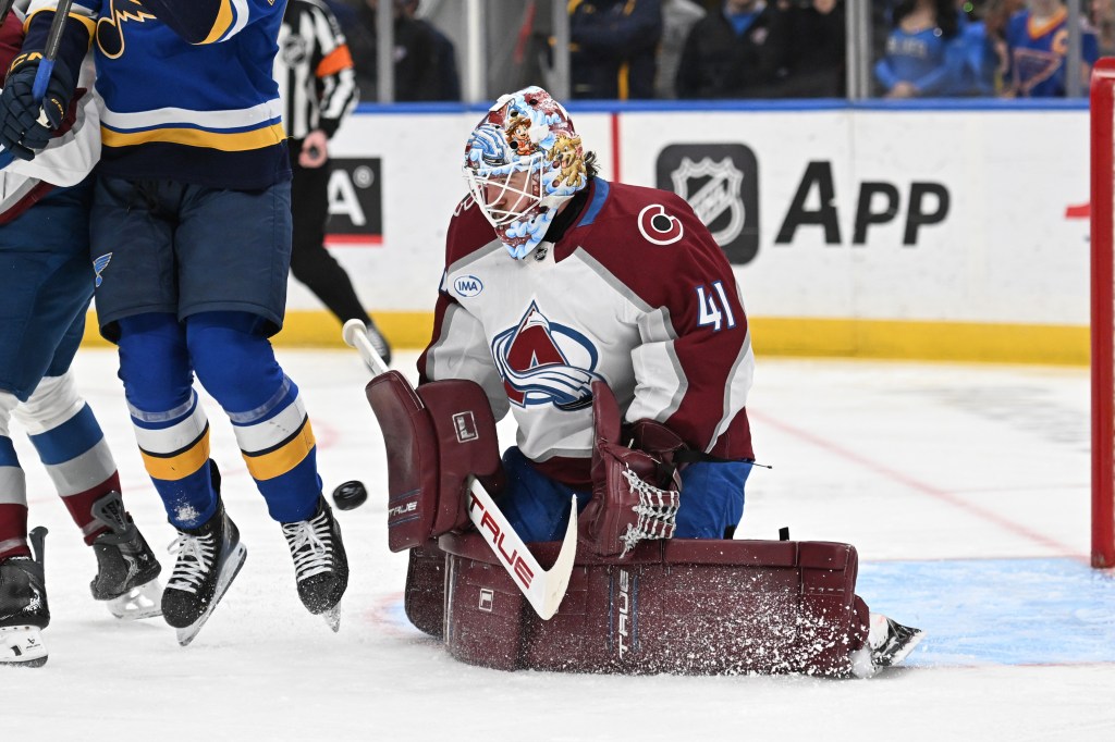 Avalanche name Scott Wedgewood starter for Game 1 against Kings