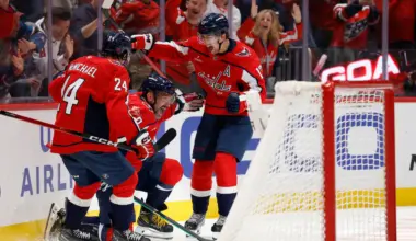 Alex Ovechkin, Capitals turn back Flyers