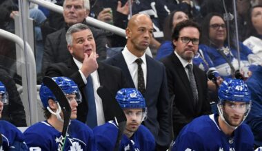 Could the Canucks once again lose Manny Malhotra to the Toronto Maple Leafs?