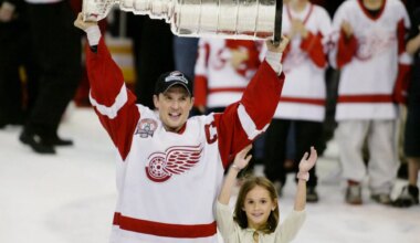 Red Wings Would Be Foolish to Force Out Steve Yzerman
