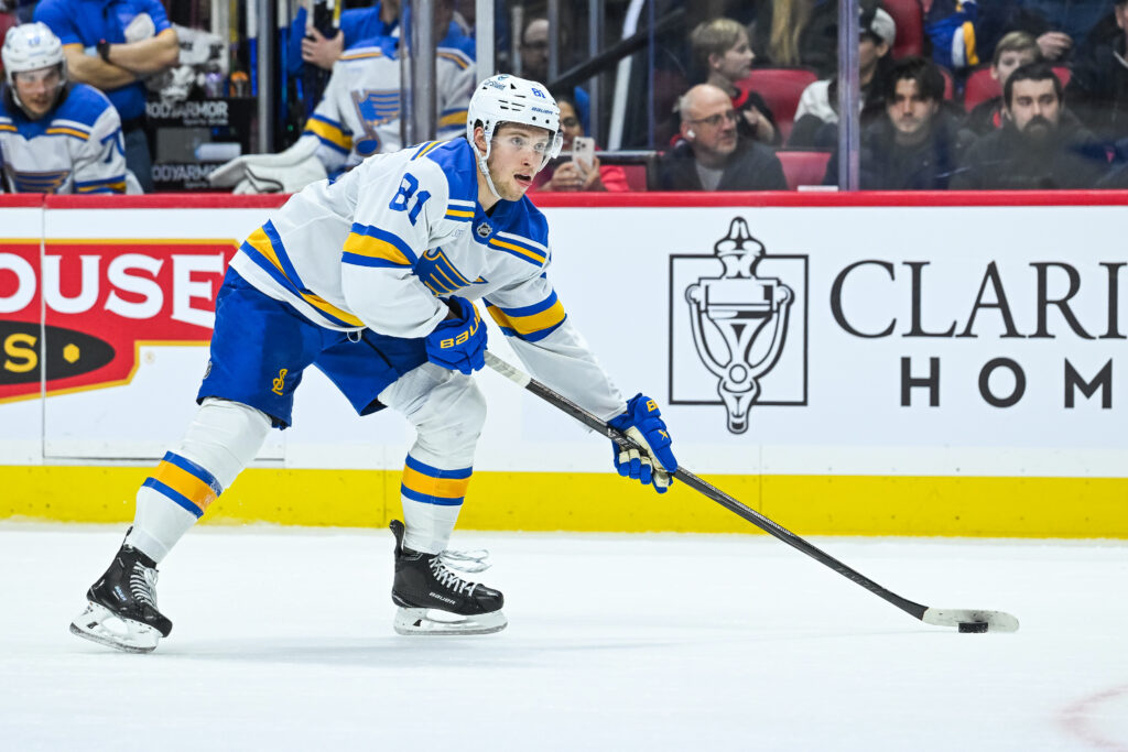 Central Notes: Holloway, Comrie, Heinola – Pro Hockey Rumors