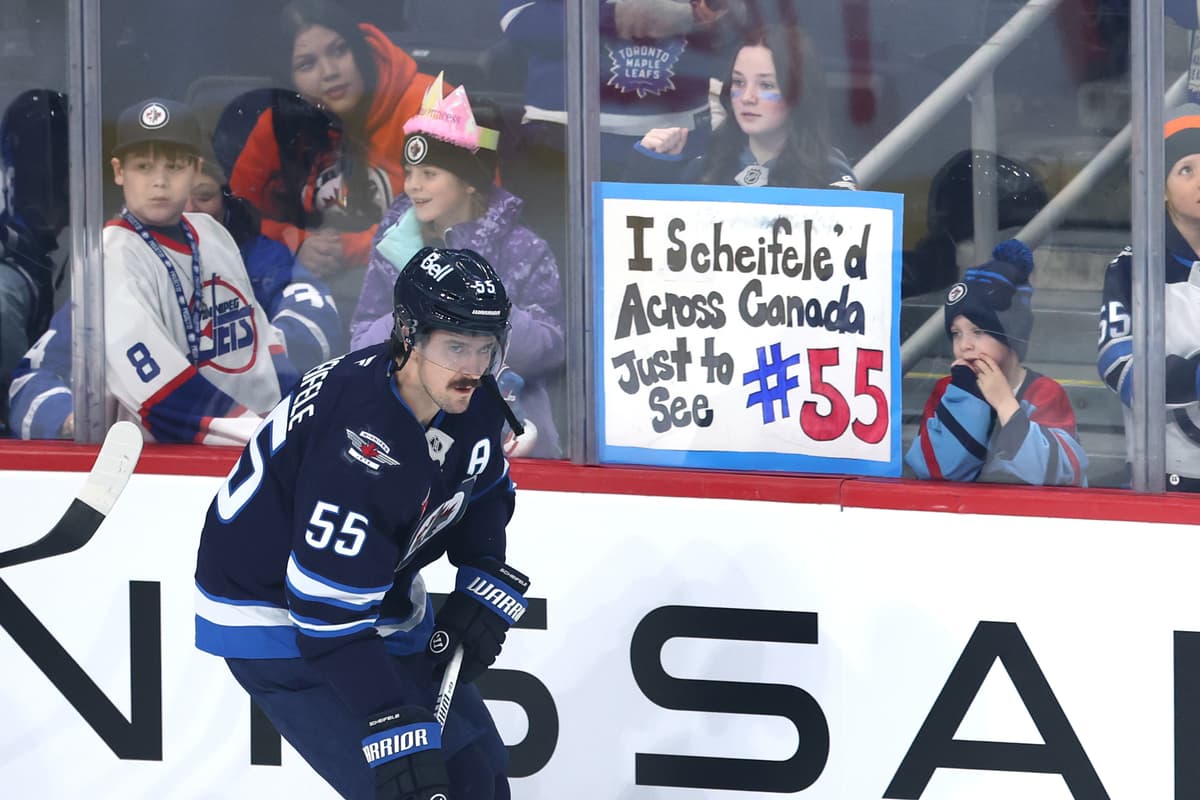 Scheifele reaches 900-point milestone in win over Seattle
