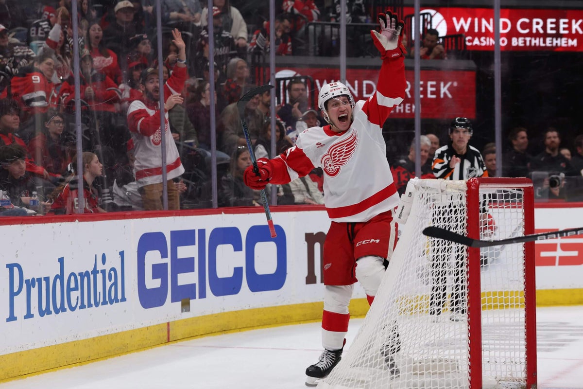 Red Wings’ Dominik Shine nominated for NHL’s Bill Masterton Trophy