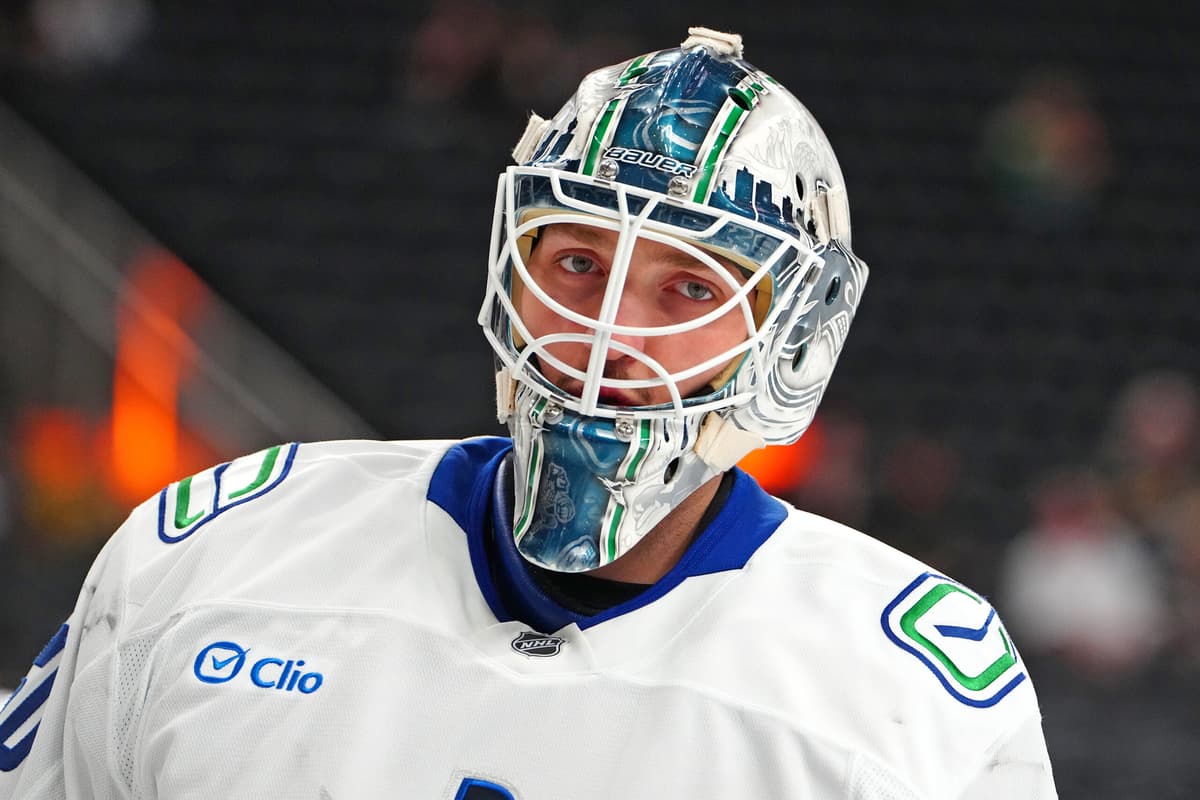 Tolopilo starts, Kane and Mancini draw back in for Douglas and E. Pettersson (D) vs. Mammoth