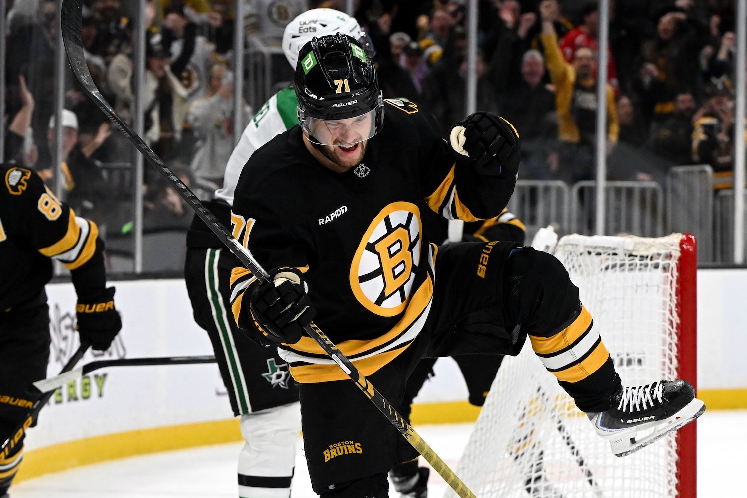 3 Stars: Viktor Arvidsson remains white-hot scoring threat for Bruins - 98.5 The Sports Hub