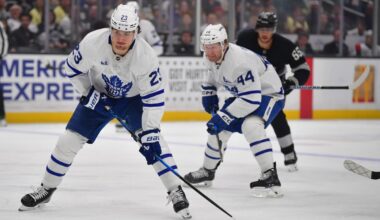 Tavares hits 30 goals for 8th time, Knies’ best game since Olympic break