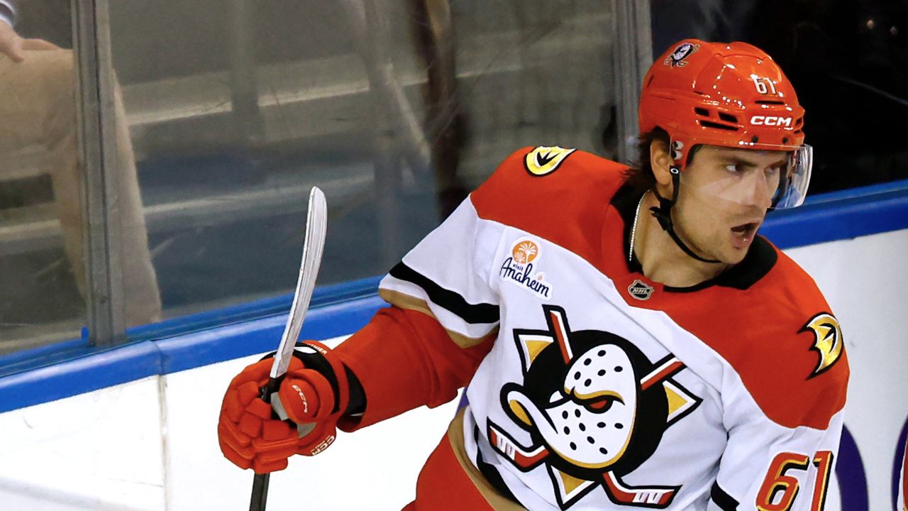 Ducks' Cutter Gauthier considered day-to-day with upper-body injury