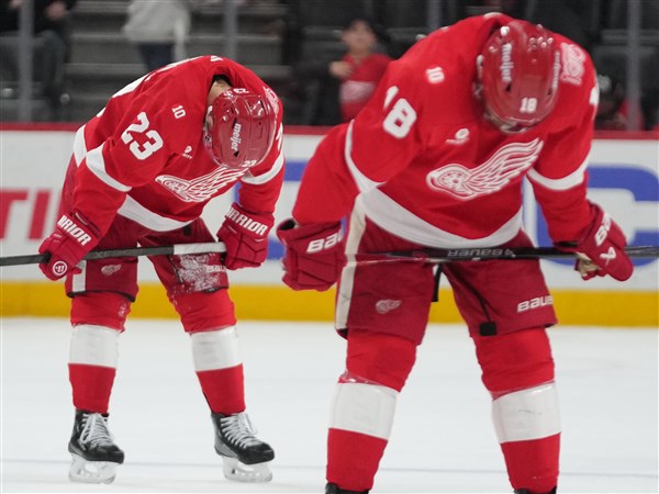 NHL's East playoff race shaken up as the Flyers rise, Red Wings fall and Islanders fire their coach