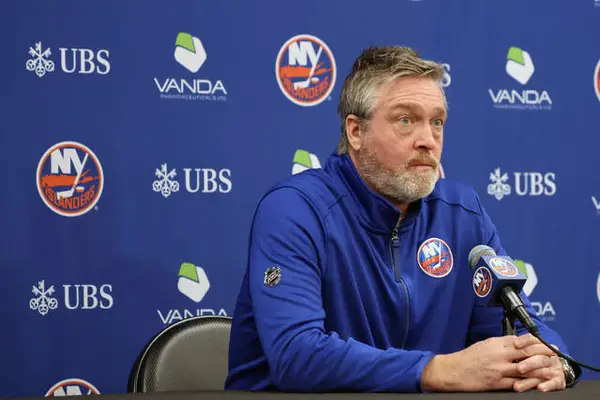 Islanders fire Patrick Roy after 4 straight losses, name Peter DeBoer as replacement