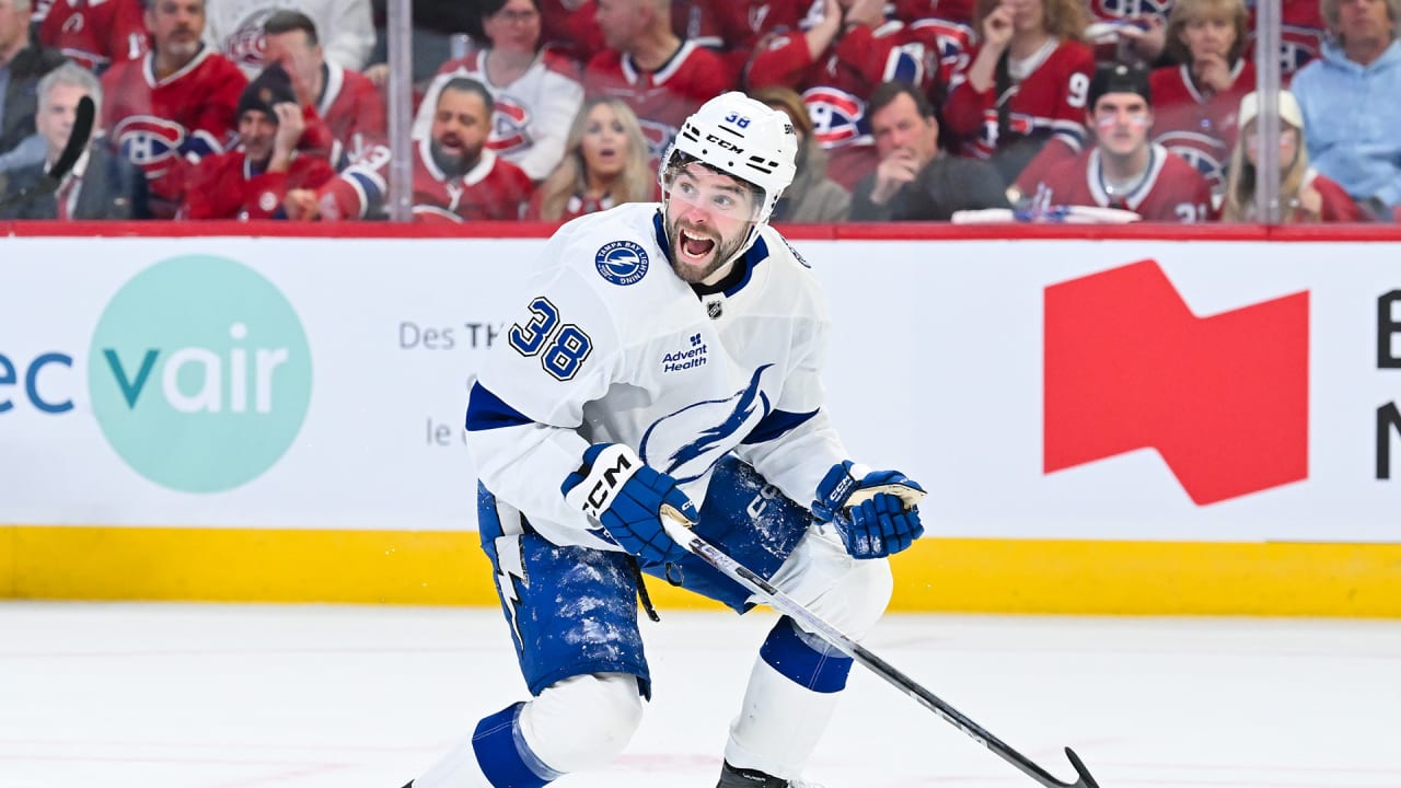 Hagel scores twice in 3rd, Lightning rally in Game 4 against Canadiens