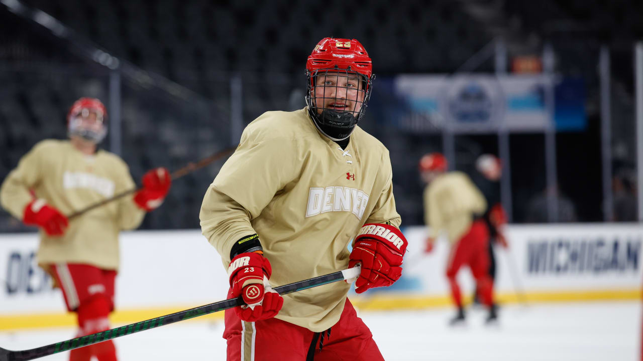 Defenseman Eric Pohlkamp named 2025-26 Sharks Prospect of the Year
