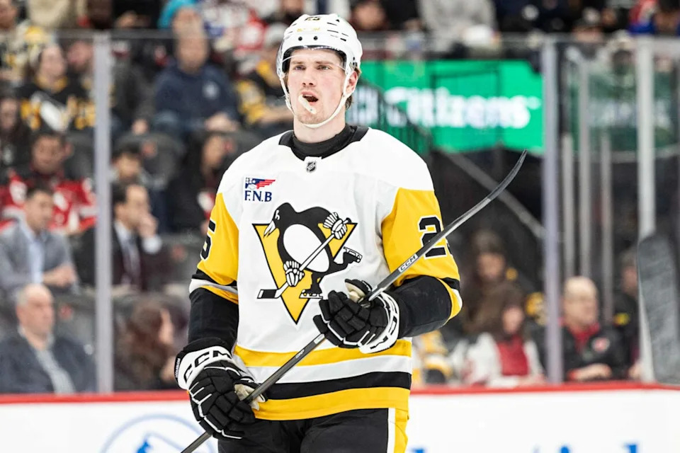 NHL: Pittsburgh Penguins at New Jersey Devils