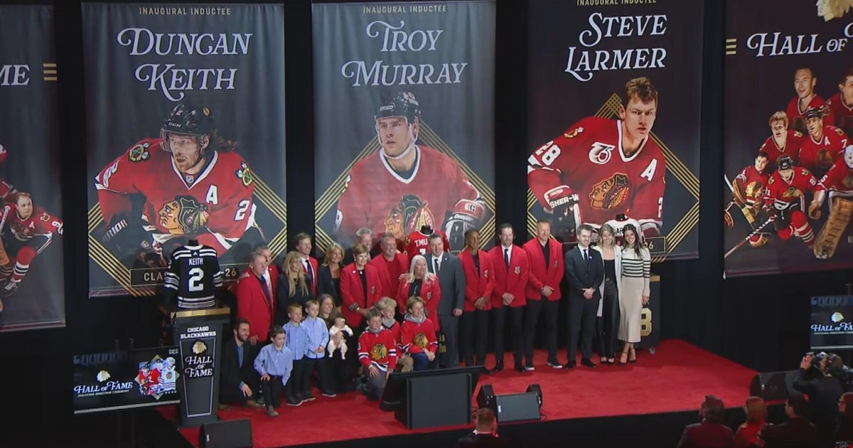 Blackhawks celebrate team's inaugural Hall of Fame class