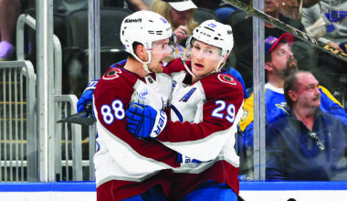 Avalanche clinch top spot in Western Conference with win against Blues