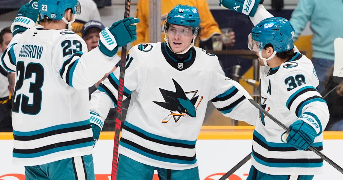 Gaudette's goal with 21 seconds left helps Sharks win 5-4 to snap Blues' 3-game win streak :: WRAL.com