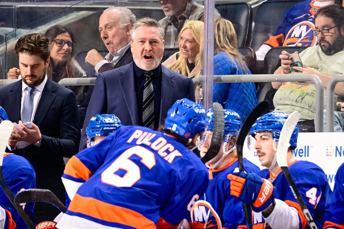 Patrick Roy shoulders blame for Islanders' poor start in critical loss