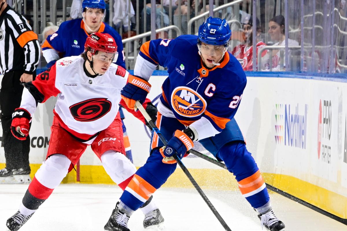 What Anders Lee's Islanders future likely comes down to