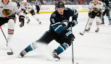 Chicago Blackhawks lose 3-2 to the San Jose Sharks on Will Smith’s 100th NHL point – Chicago Tribune