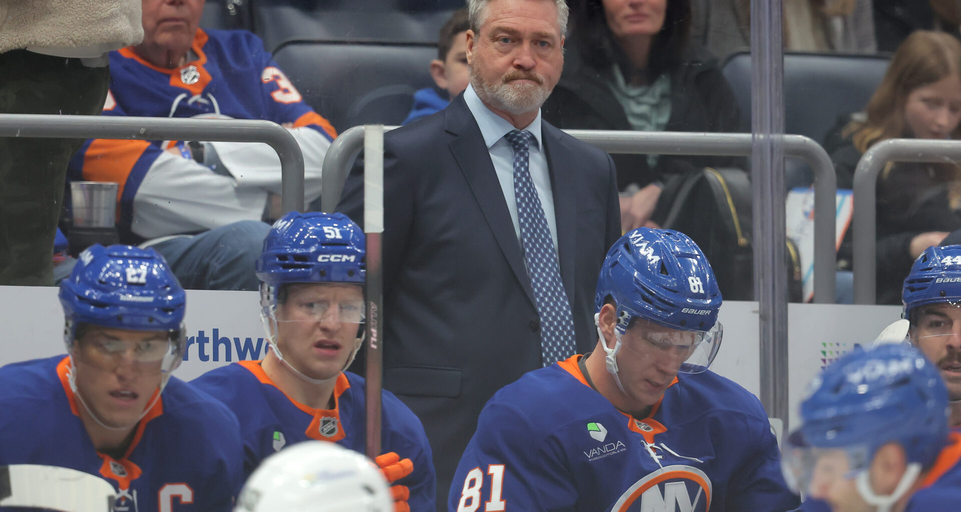 Islanders fire Patrick Roy, hire Peter DeBoer during playoff push