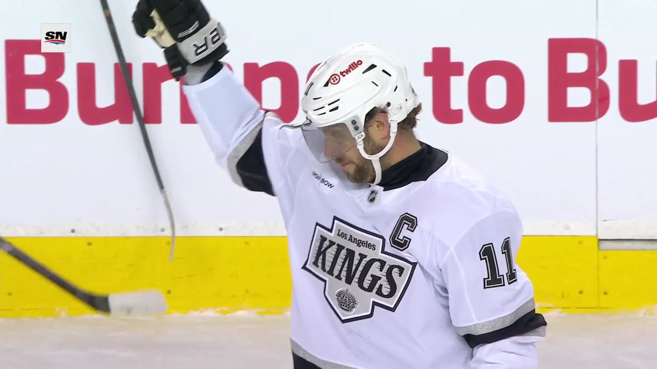 Flames fans give Kopitar standing ovation in final regular season game