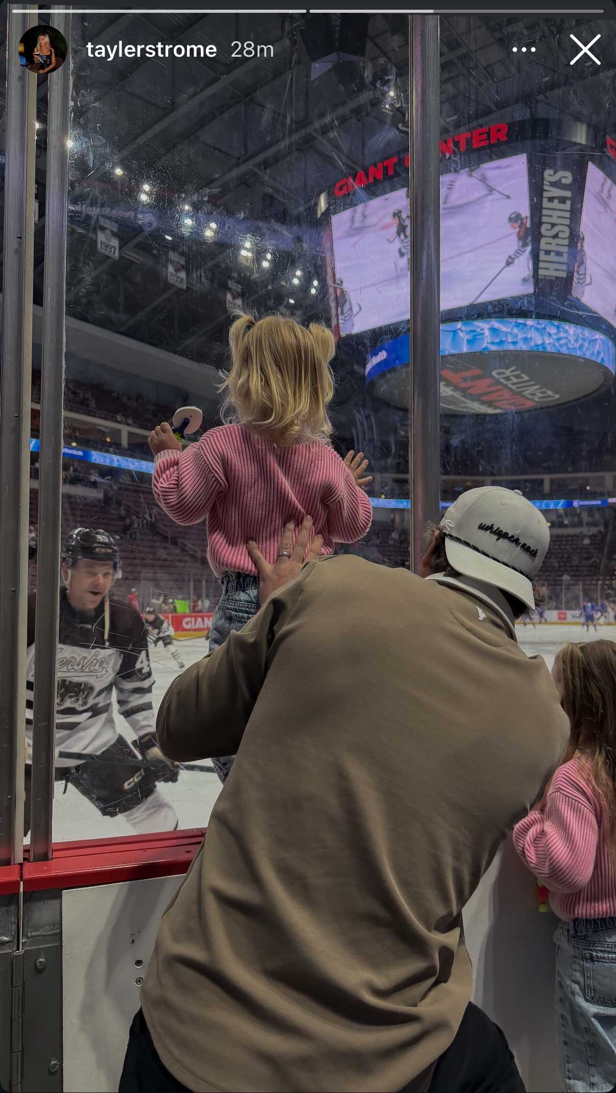 Dylan Strome and Matt Strome during warmups