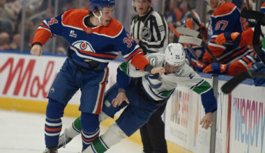 Stan Bowman steals young power forward, then signs two more in Bakersfield