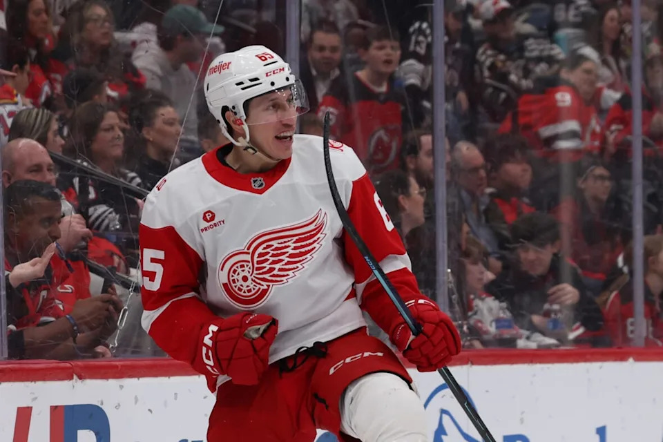 NHL: Detroit Red Wings at New Jersey Devils