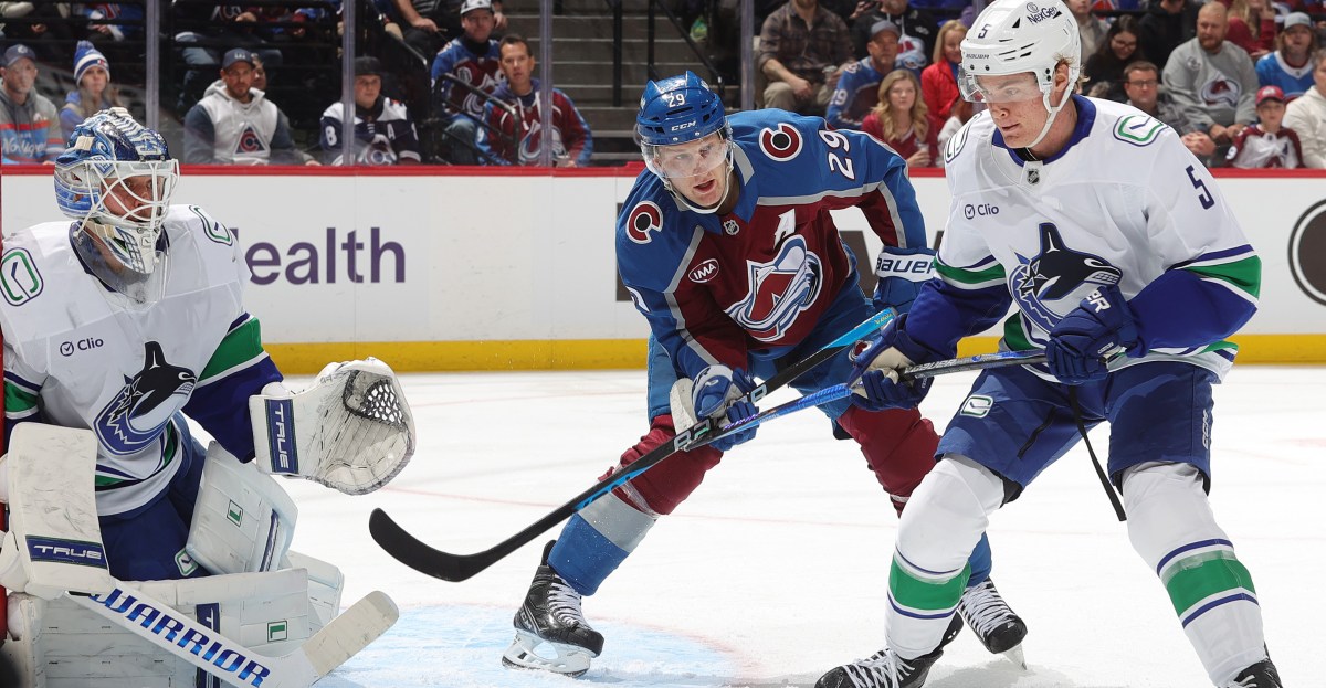 Open Thread: Colorado Avalanche at Vancouver Canucks (6:30 p.m.)