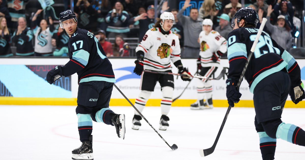 Boisvert scores first NHL goal as Blackhawks beat Kraken