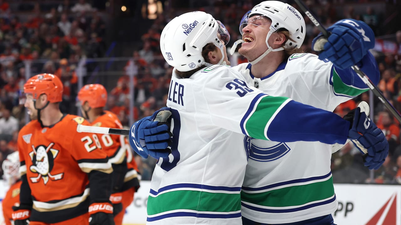 Ducks fall to Canucks in OT, close in on Stanley Cup Playoff berth