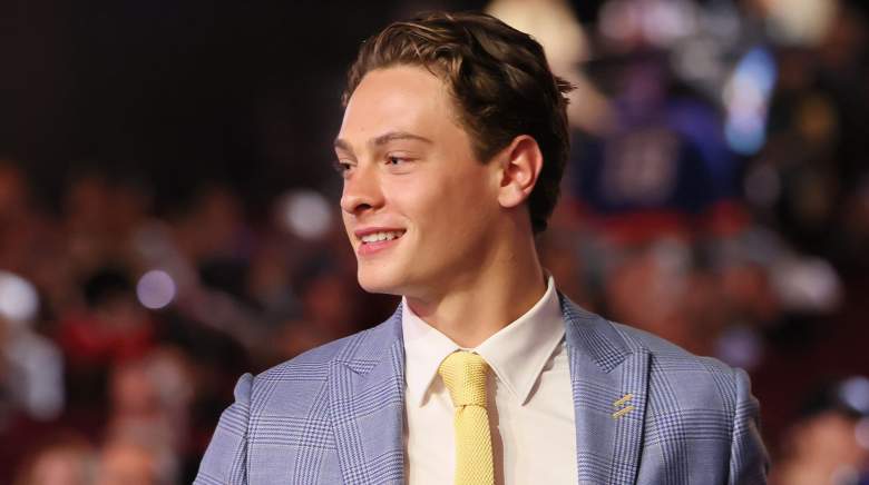 A top prospect made major Boston Bruins news by officially inking an NHL entry-level contract on Wednesday ahead of the 2026 NHL playoffs.