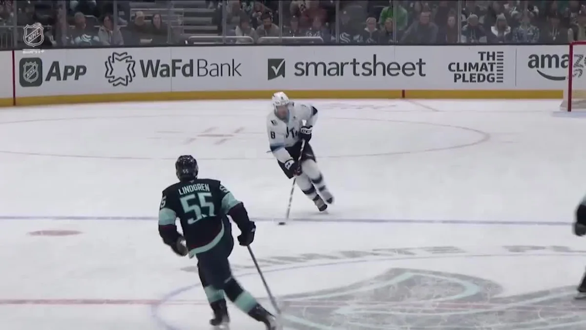 Logan Cooley with a Powerplay Goal vs. Seattle Kraken