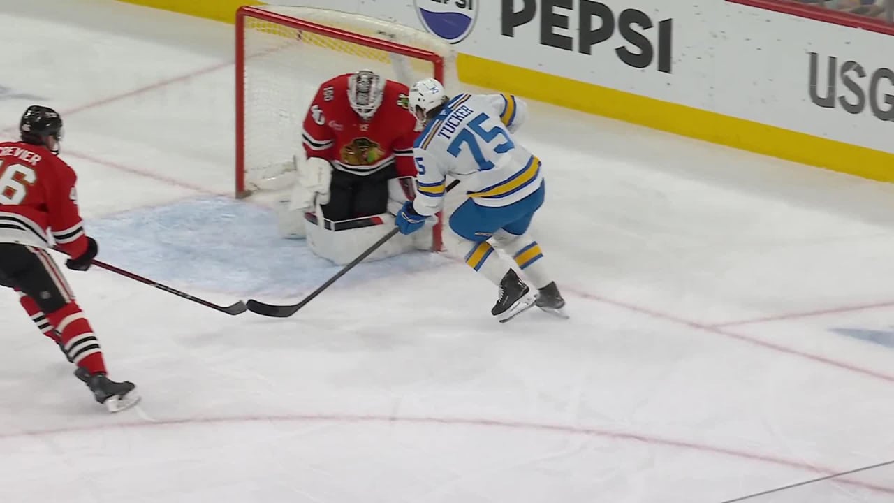 Soderblom Stretches Across | Chicago Blackhawks