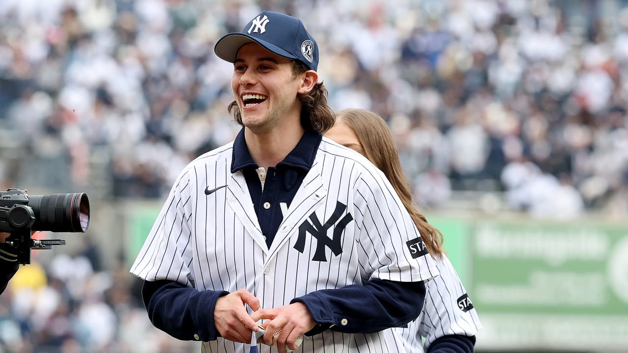 Jack Hughes, Frankel throw out 1st pitch at Yankees game