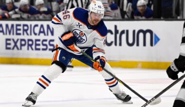 Oilers' Max Jones suffers left leg injury vs. Kings