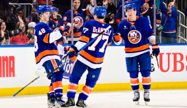 Islanders get past Maple Leafs in DeBoer debut