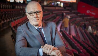 Scott Oake announces decision to stop broadcasting after 2025-26 season