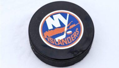 NY Islanders fire head coach Patrick Roy, turn to veteran Peter DeBoer amid playoff push