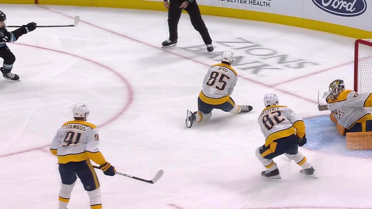 Dylan Guenther with a Goal vs. Nashville Predators