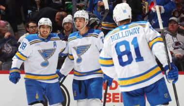 Thomas gets 1st hat trick, lifts Blues past Avalanche