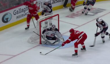 CBJ@DET: Greaves with a great save against James van Riemsdyk