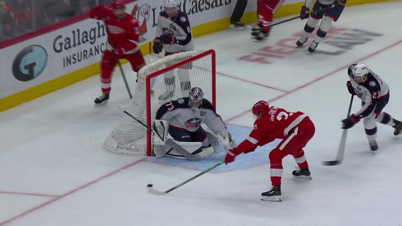 CBJ@DET: Greaves with a great save against James van Riemsdyk